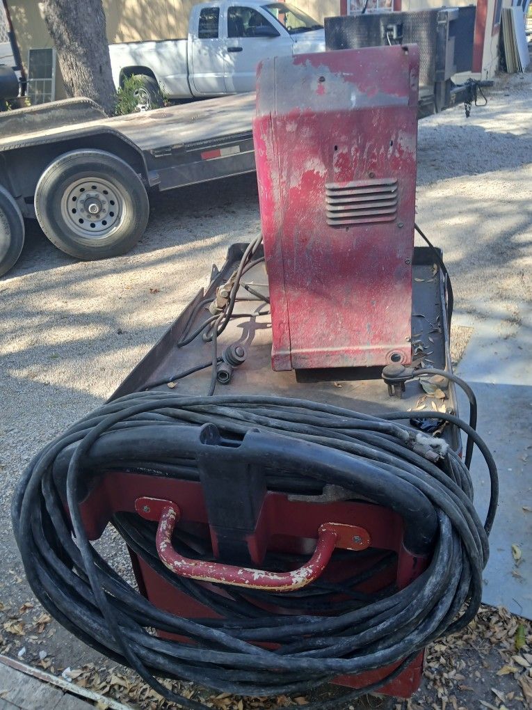 Lincoln Electric 240 -Volt / 225.0 -Amp Stick Welder
Item #98103 |
Model #K1170