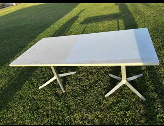 TABLE 6’ X 3’ CHOOSE LEGS 47TH AVE. AND DOBBINS IN LAVEEN