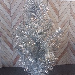 Lot Of NWT Silver Tabletop Christmas Tree & Ornaments ✨$10 For ALL✨