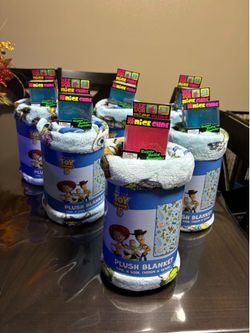 NEEDOH CUBE & TOY STORY BLANKET ( BUNLDE)