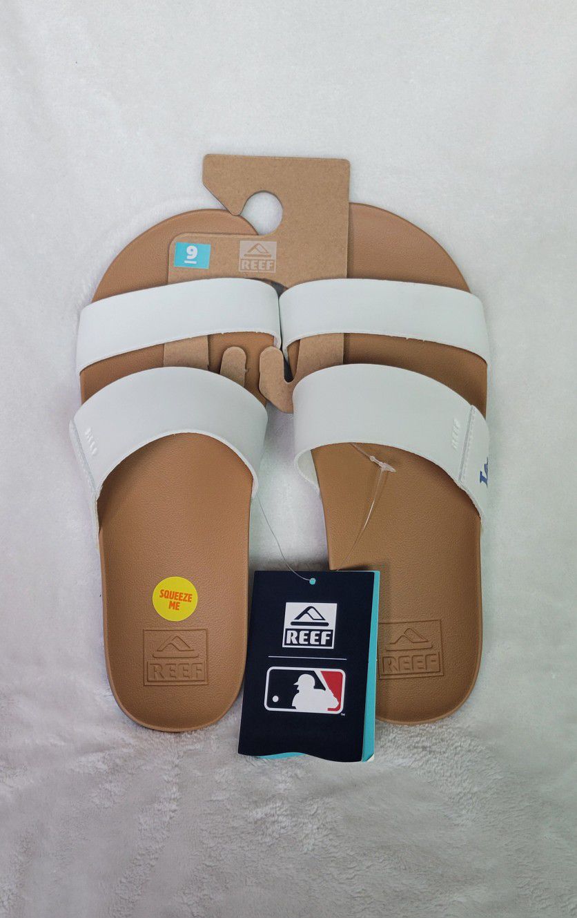 REED Los Angeles Dodgers sandals Size 9