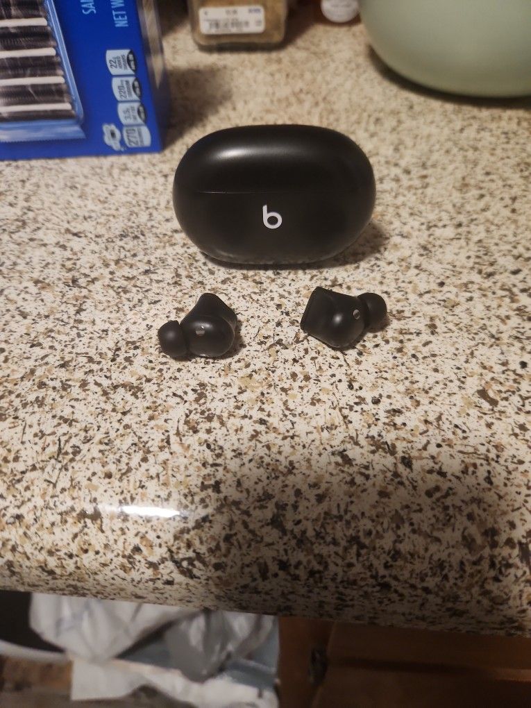 Beats Studio Buds