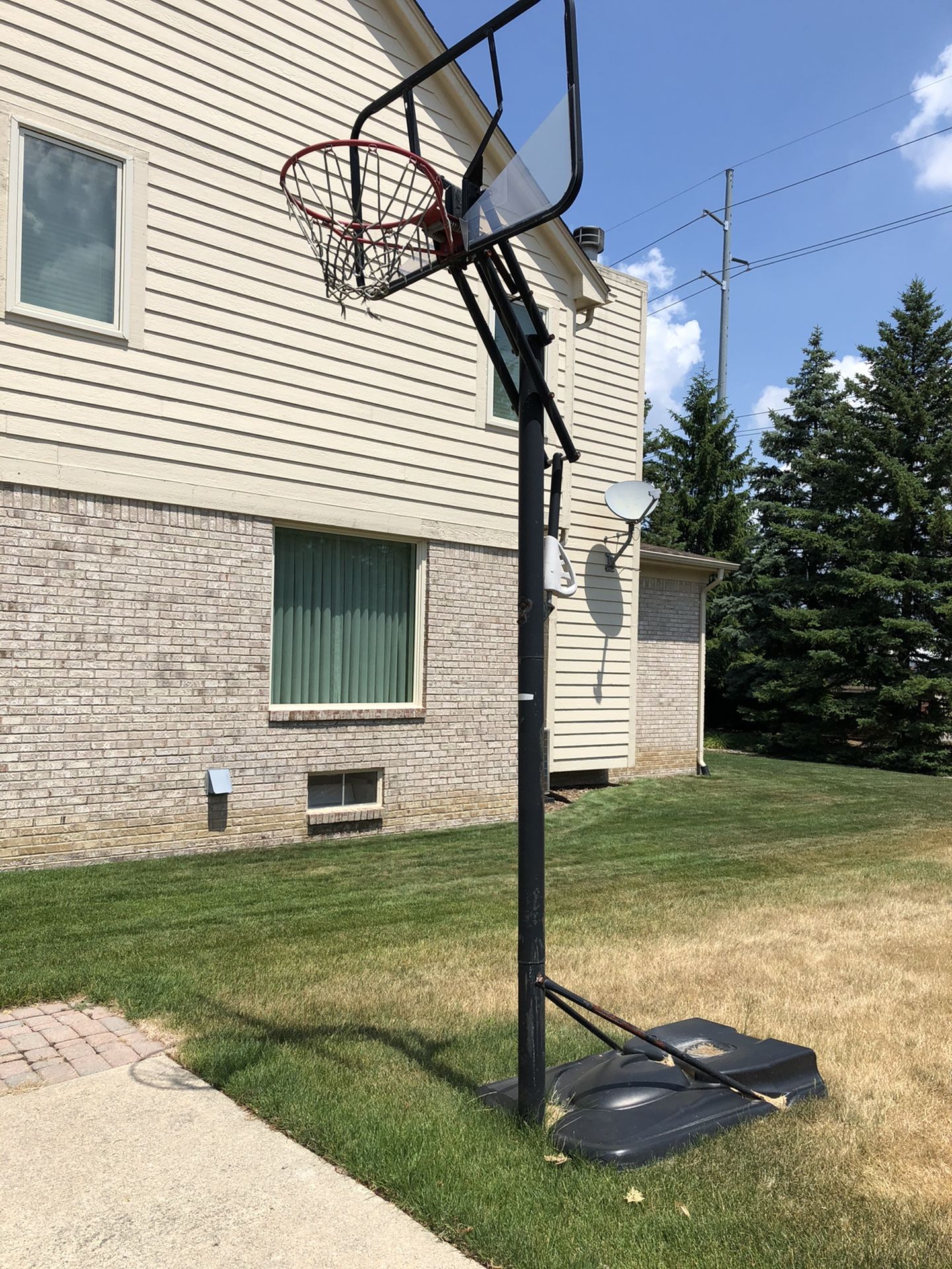 Basketball hoop