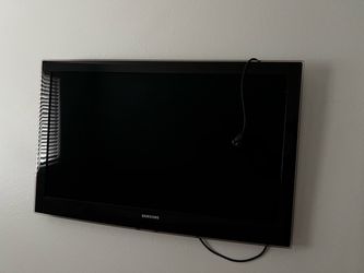 60” and 40” Samsung TVs