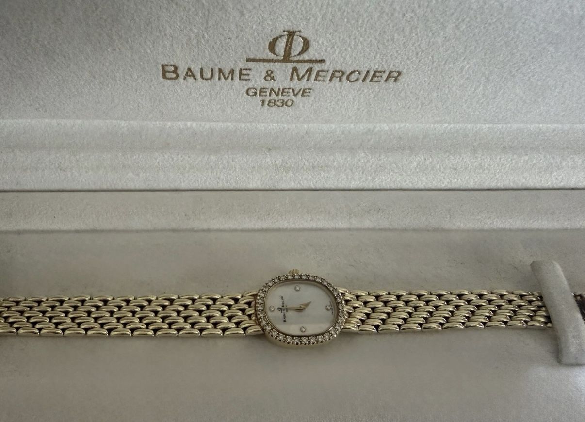 Baume & Mercier Geneve 14K Yellow Gold Diamond & Mother of Pearl Ladies Watch - 7635 DBT