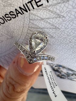 1 Carat Pear-Cut, Moissanite Halo Chevron Ring, Size 6