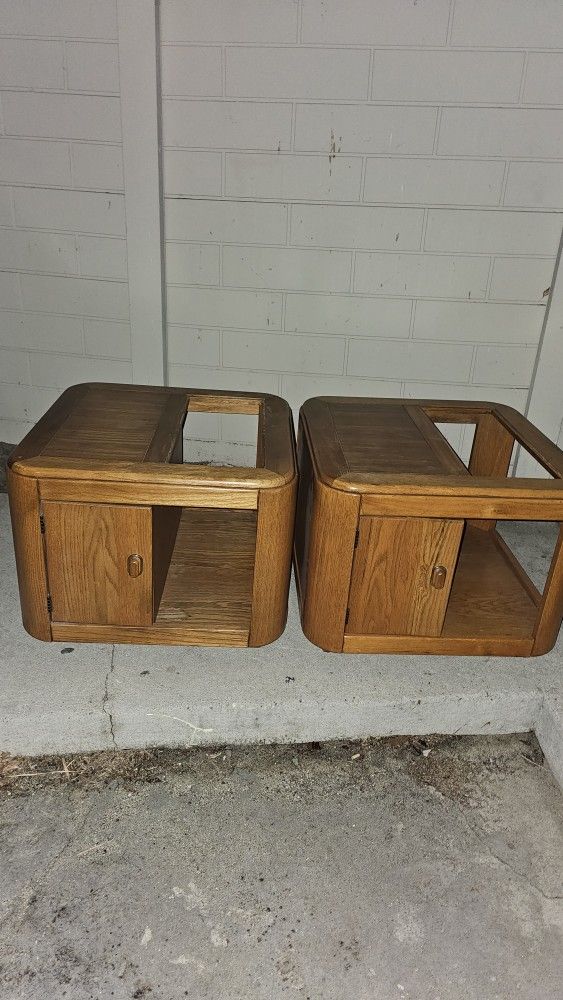 2 Wooden End Tables