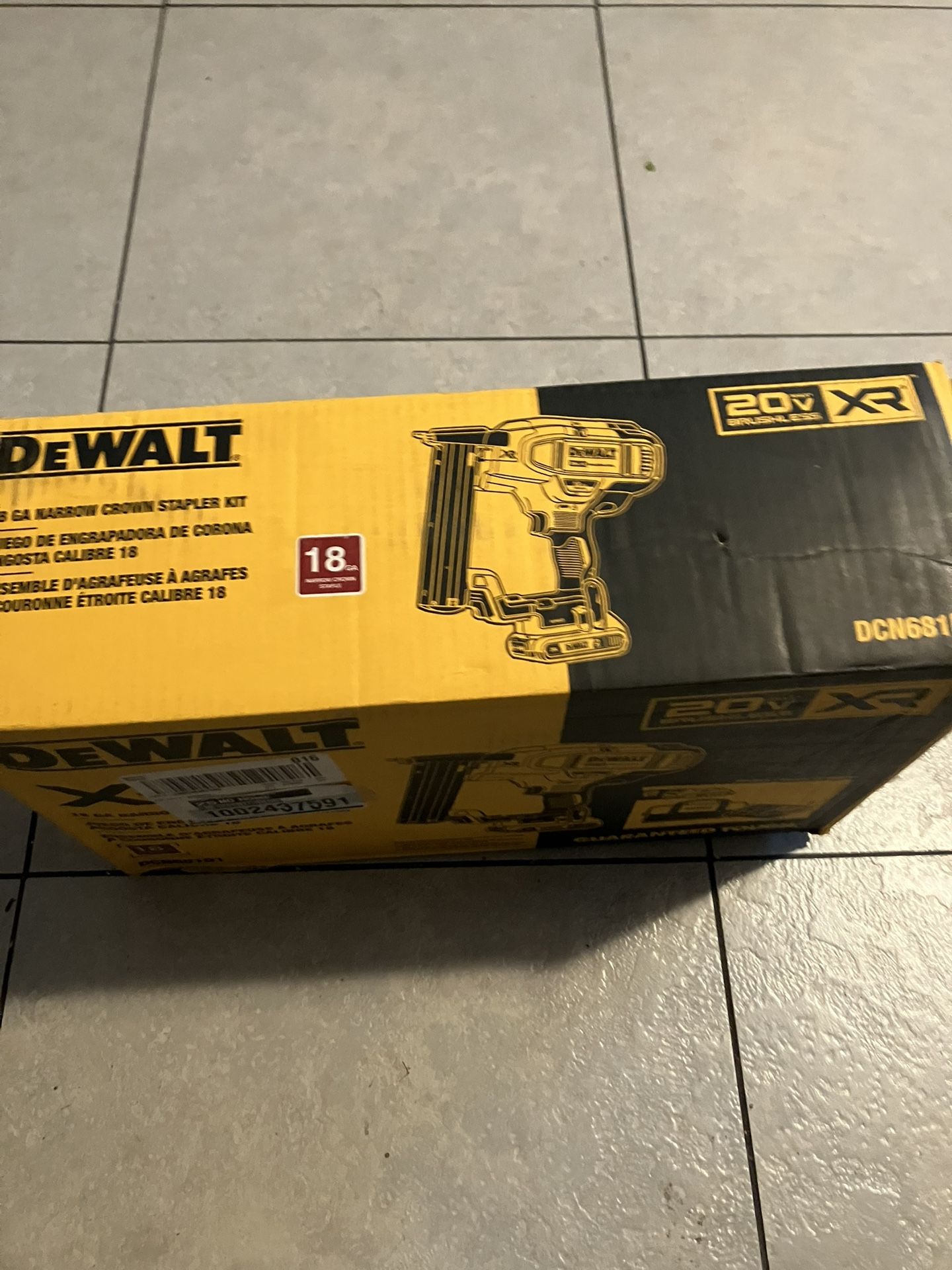 DEWALT 18GA NARROW CROWN STAPLER KIT