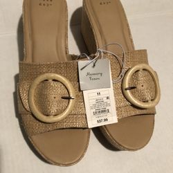 Beautiful Memory Foam Wedge Sandals Size 11 