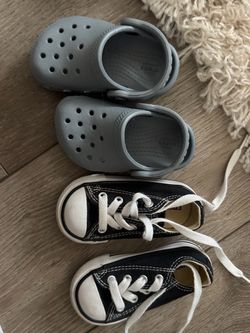 Toddler shoes size 4