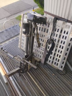 600 lbs capacity wheel chair Lift used $450