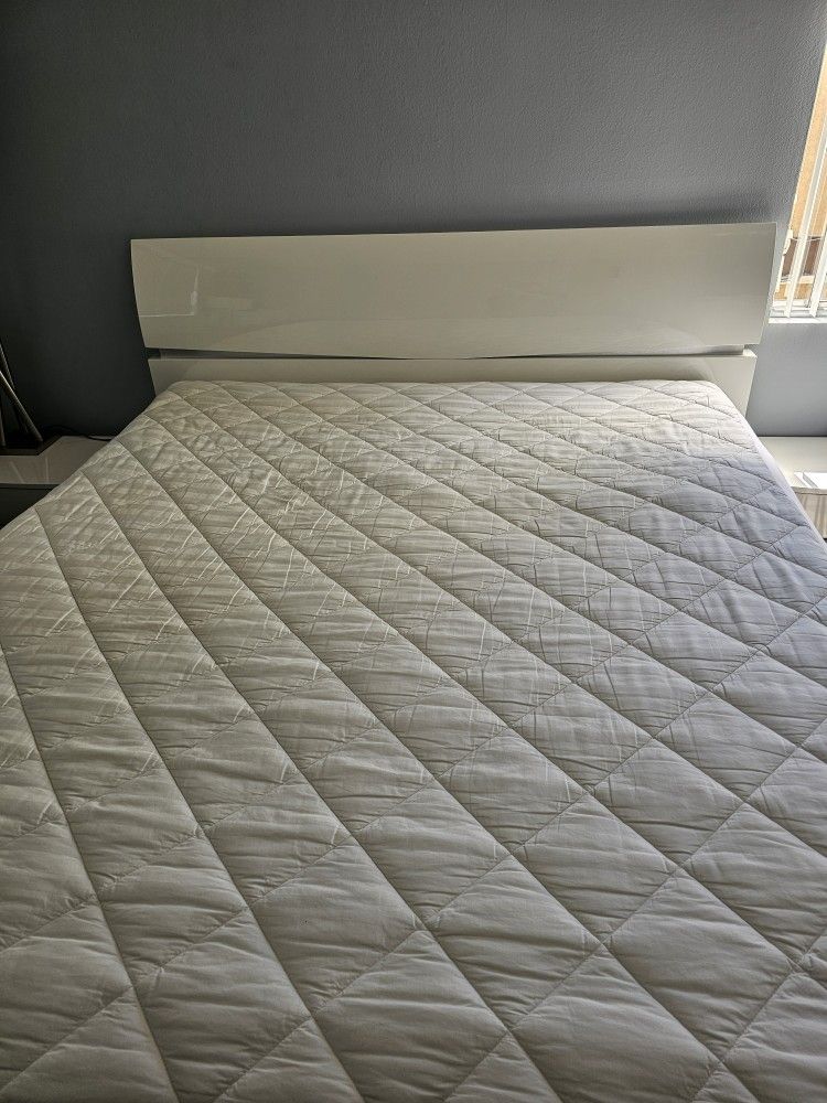 Bedroom set