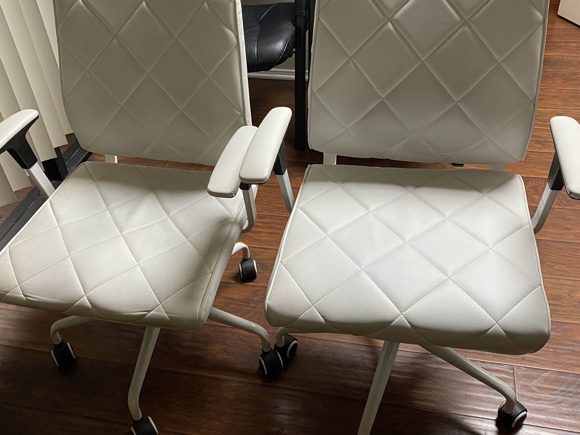 White Rolling Rotating Office Chair For Sale