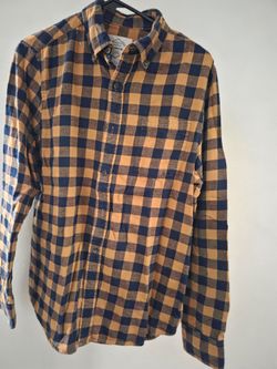 Men's Plaid Flannel Button-Down Shirt