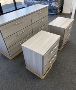 Dresser And 2 Nightstands - Cómoda y 2 Mesitas de noche