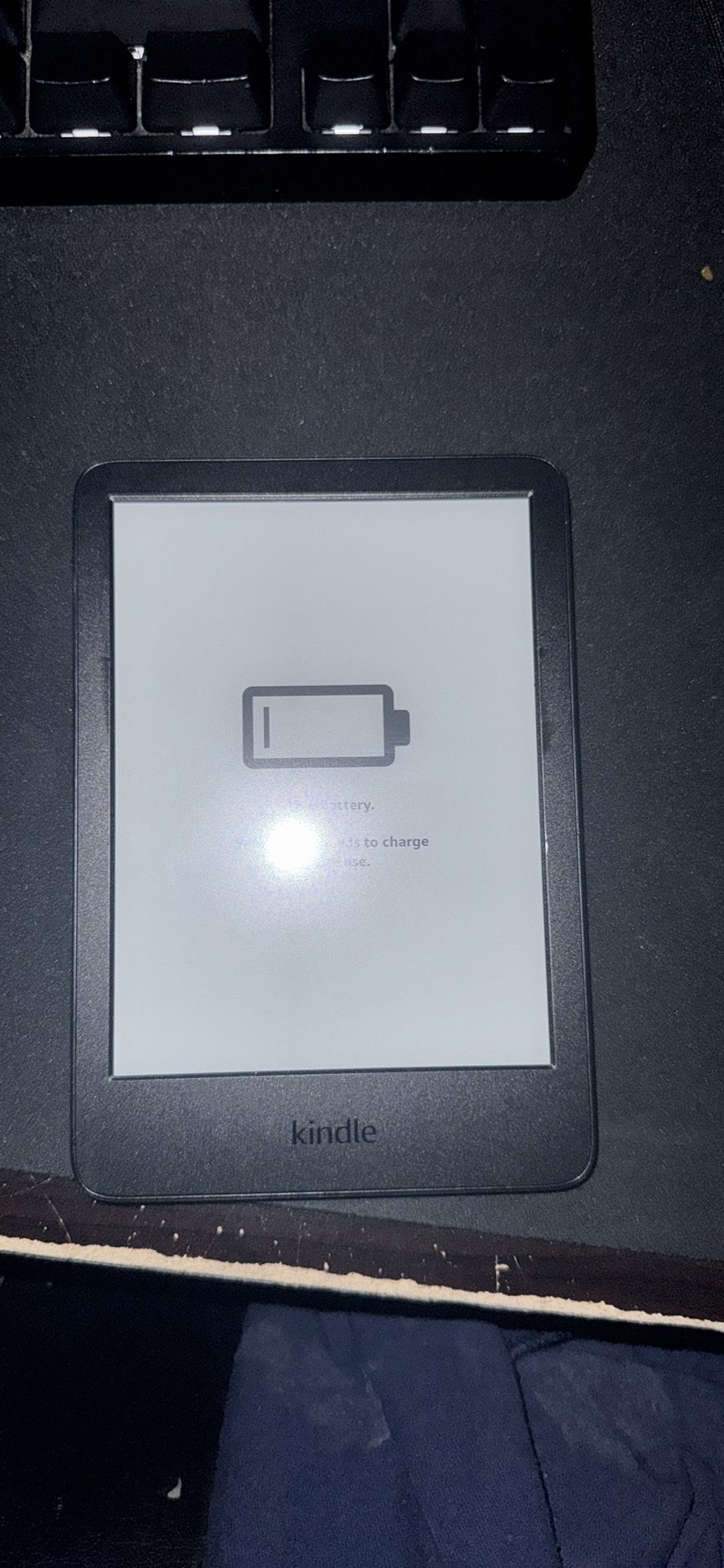 Amazon - Kindle E-Reader (2022 release) 6" display - 16GB - 2022 - Black