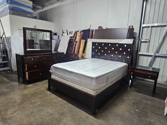 Queen bedroom set