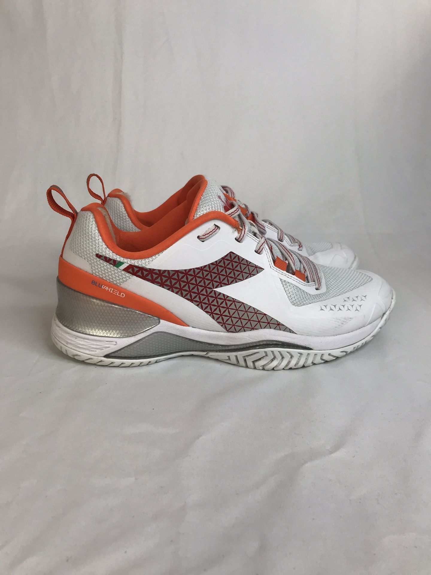 Diadora Women`s Blushield Torneo AG Tennis Shoes White size 8 Pre-owned Great condition- no insoles.