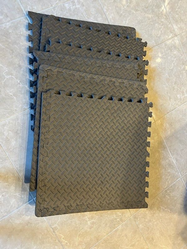 Interlocking Tile Exercise Mat 4' By 6' Total