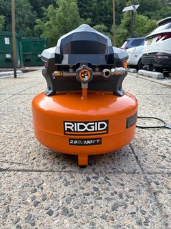 Air compressor with hoes and connectors / wet and dry vacuum
