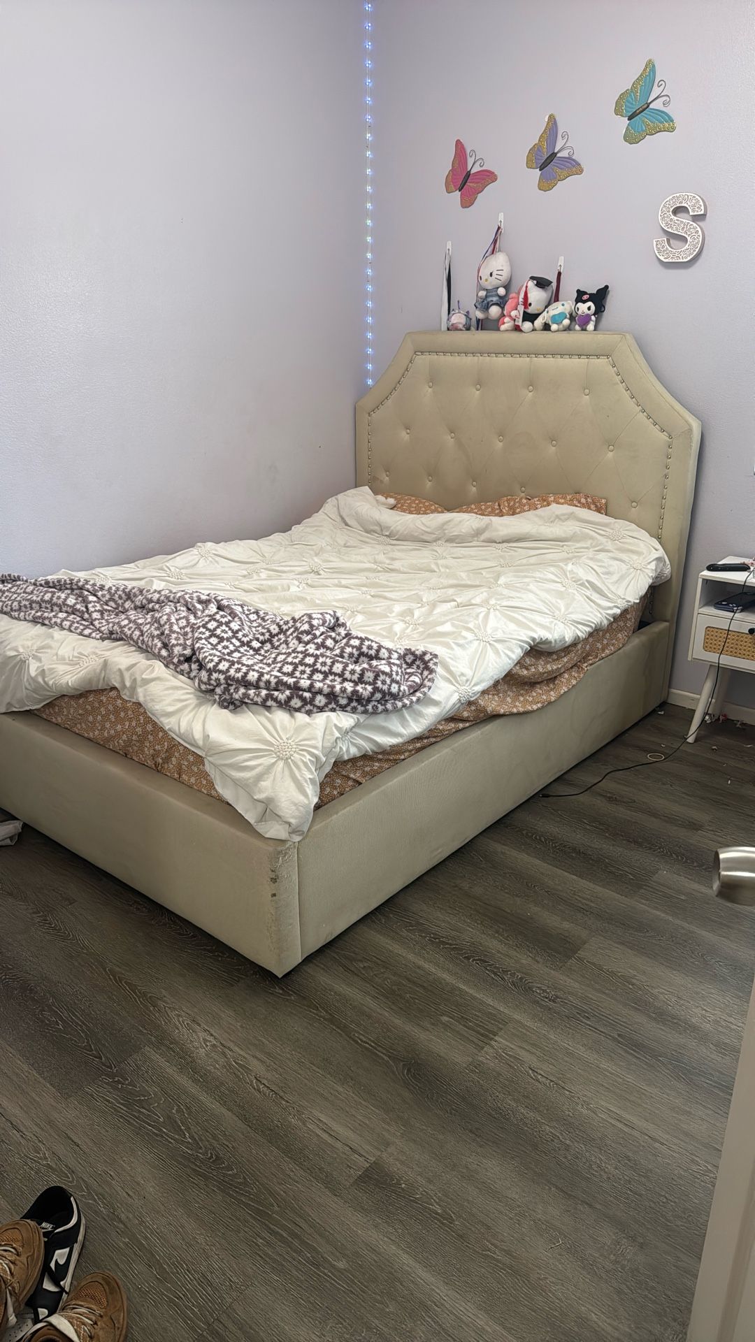 Full Bed With Storage And Mattress Included