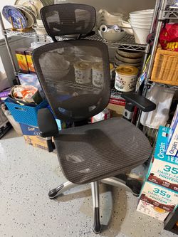 Moving- Black Mesh Ergonomic Office Chair