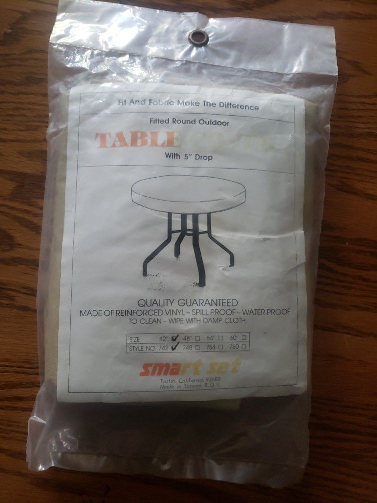 Fitted Round Outdoor Table Cover With 5" Drop. 42" Size Style 742