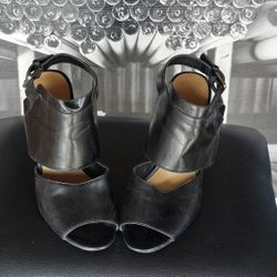 Comfy Peep Toe Heels