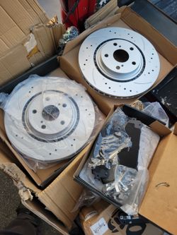 2008---2019 Toyota Highlander front performance drilled and slotted brake and rotors