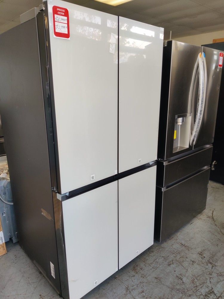 New Samsung
Bespoke 29 cu. ft. Standard Depth 4-Door Flex French Door Refrigerator in White Glass wi