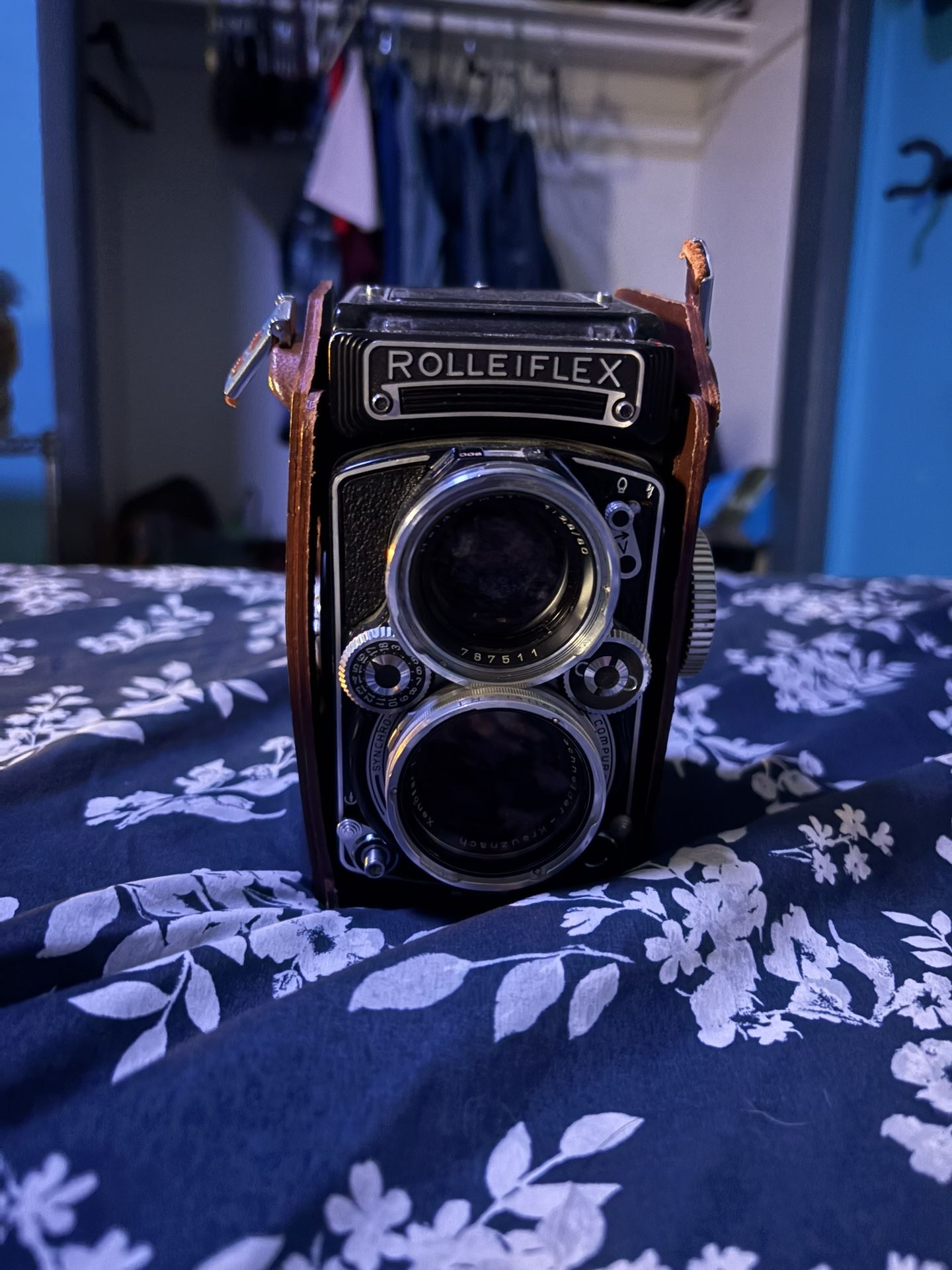 Rolleiflex 2.8E Works And Has Film Inside
