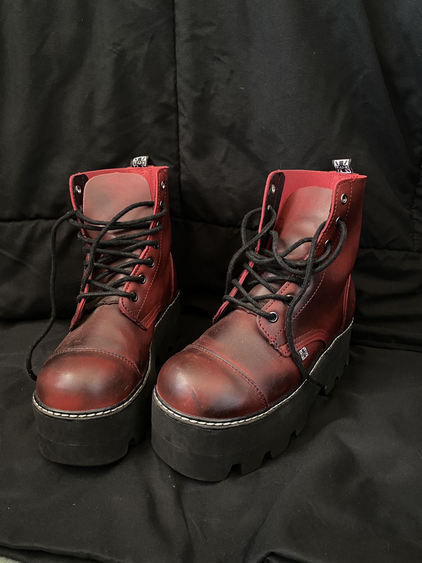 T.U.K BURGUNDY 7 EYE CAP DINO BOOT