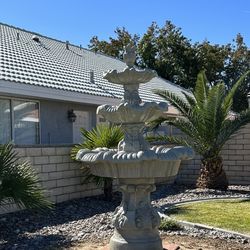 New Fountain Made Out Of Cement Perfect Gift 