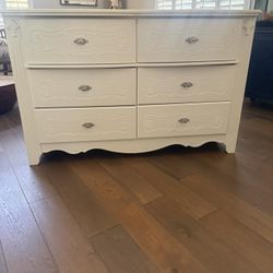  White French Provincial Dresser – Perfect for Girls Room (6 Drawer)