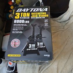 Esta Pareja De Burro De 3 Toneladas Heavy Duty En  50 Nueva O 25 Cada Uno Separado 