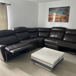 Super comfortable Reclining Sectional Sofa - Great Condition!