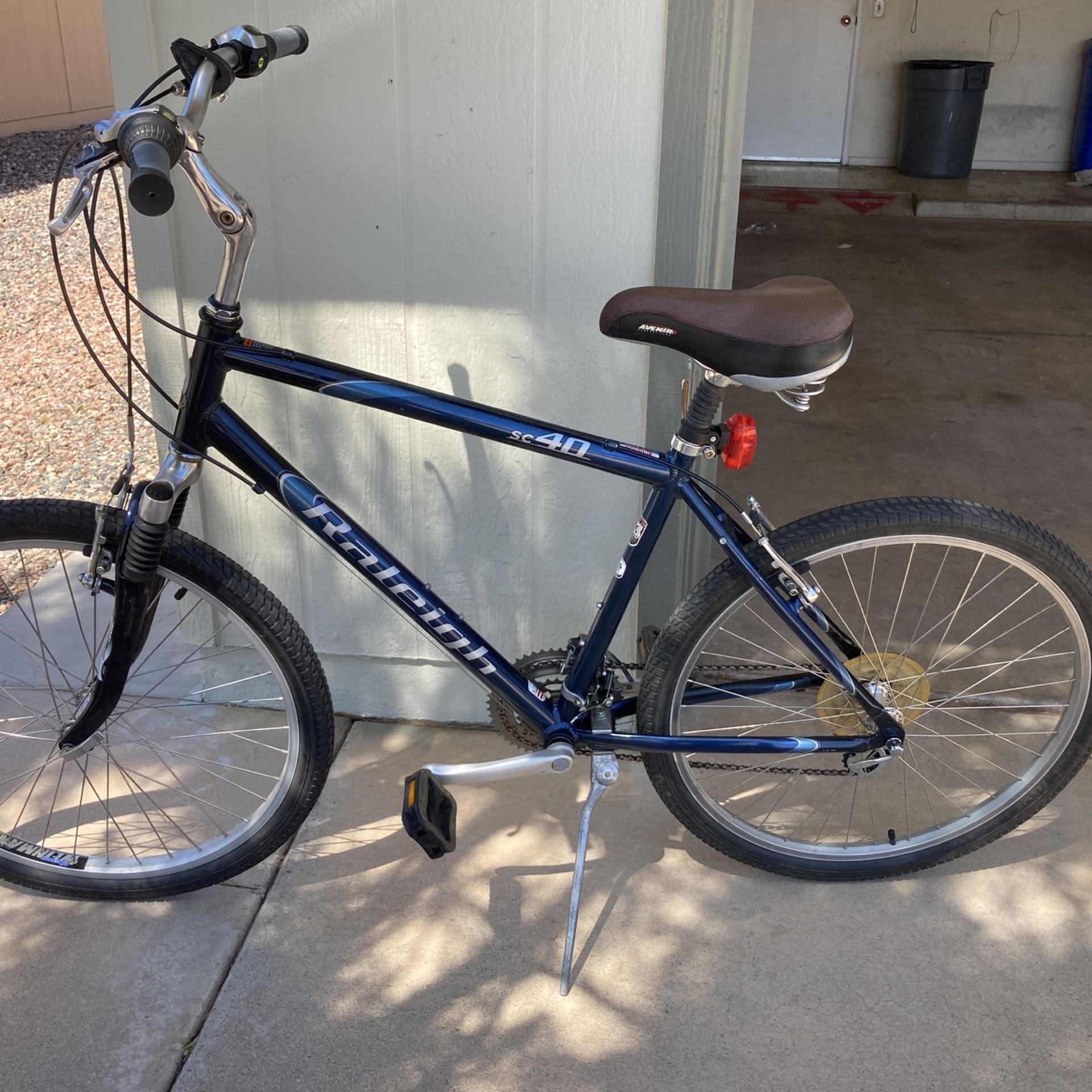 RALEIGH SC 40 crossover bicycle excellent condition for Sale in