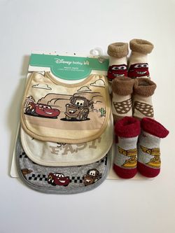 0-6M Disney Baby Cars Lightning McQueen Bibs & Botties 3 Bibs 3 Bootie Socks