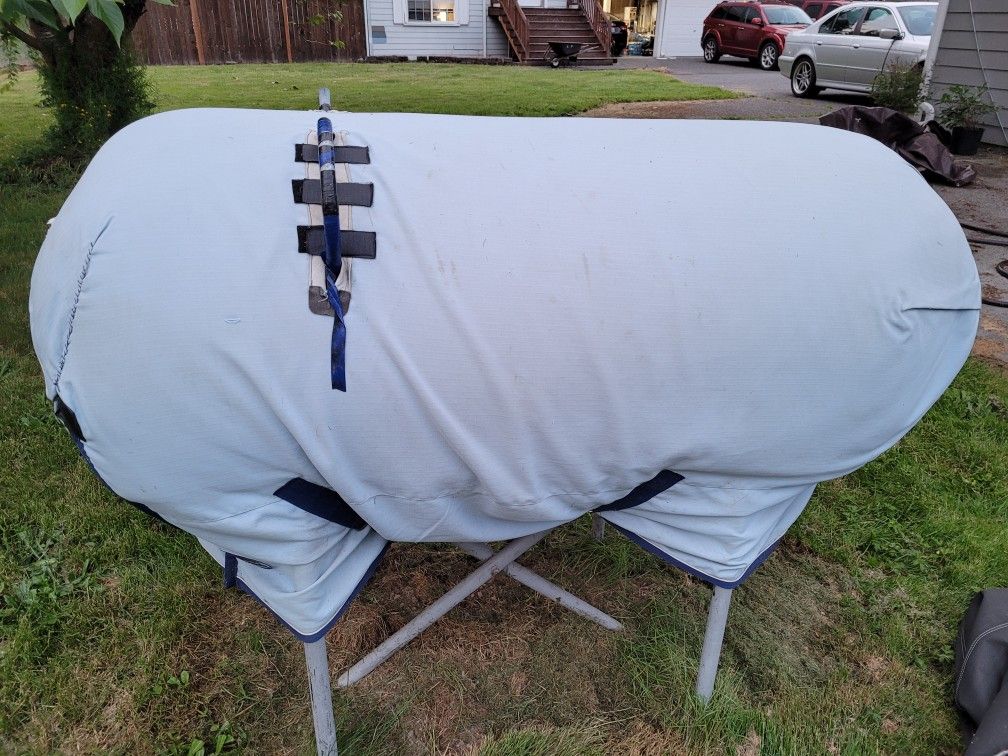 Horse Vaulting Barrel