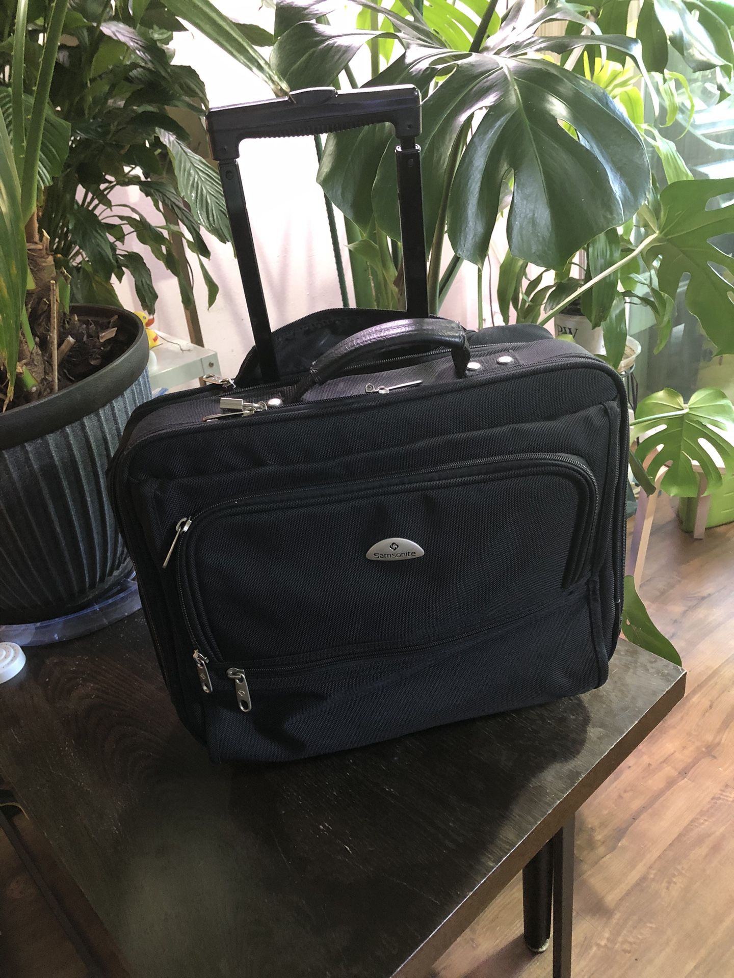 Mobile Desk/ Carry/ Roll- Perfect Condition
