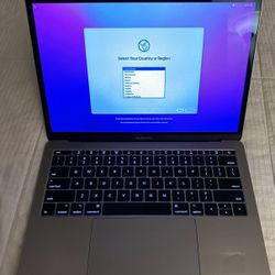 2017 13inch MacBook I5 8gb Ram 256gb HD