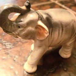 Vintage JAPAN ELEPHANT STATUE FIGURINE 5.5"X 4" Inches Beautiful!