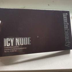 Huda Beauty eyeshadow palette