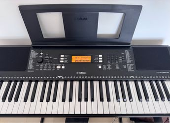 Yamaha PSR E363 Keyboard and Stand