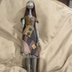 Sally One Hand Figure 