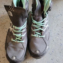 Womens northface hiking shoes boots size 10