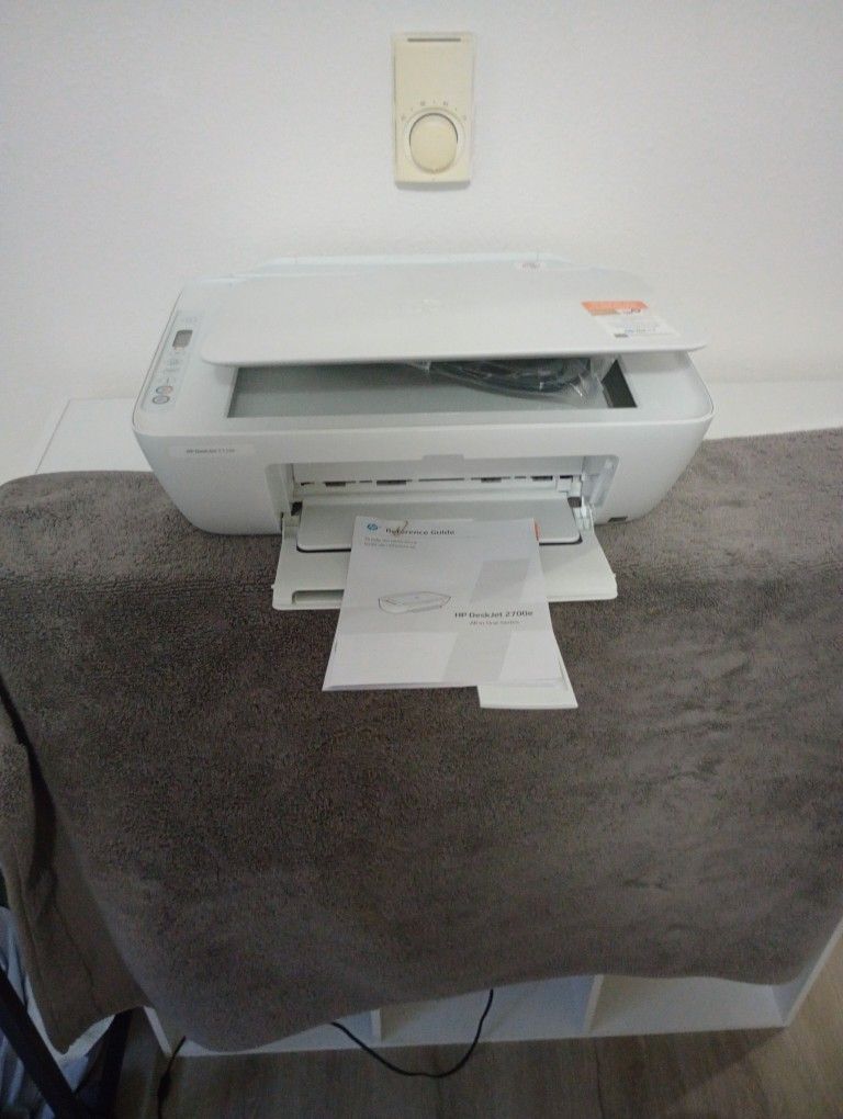 HP DeskJet 2700e Printer