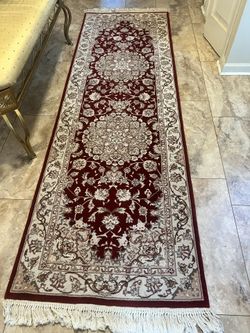 Silk Runner In Excellent Condition