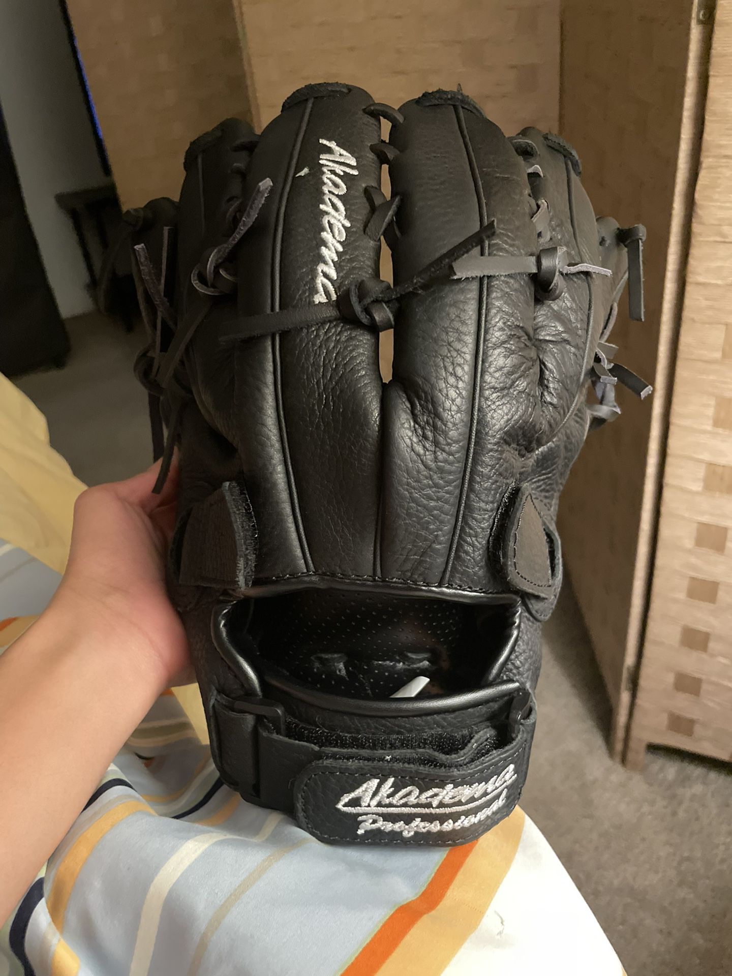 Akadema 12’ Ambidextrous Baseball Glove 