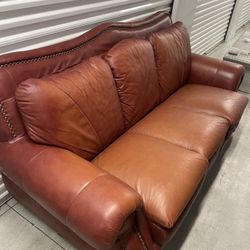 ### 🚀 **Sofa Dream Alert! Score This Luxe Leather Beauty for Just $299.99!** 🚀